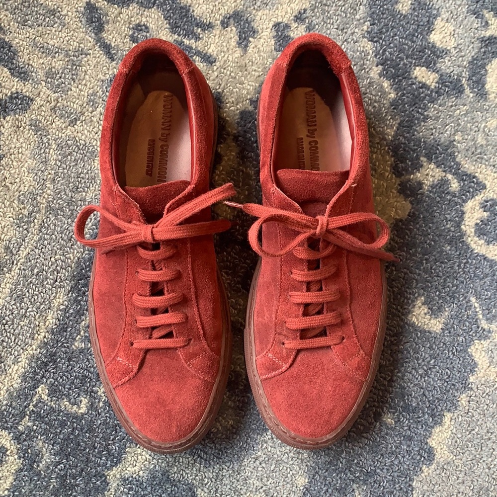 Common Projects (Made in Italy) -Size: 8 1/2 -Great condition